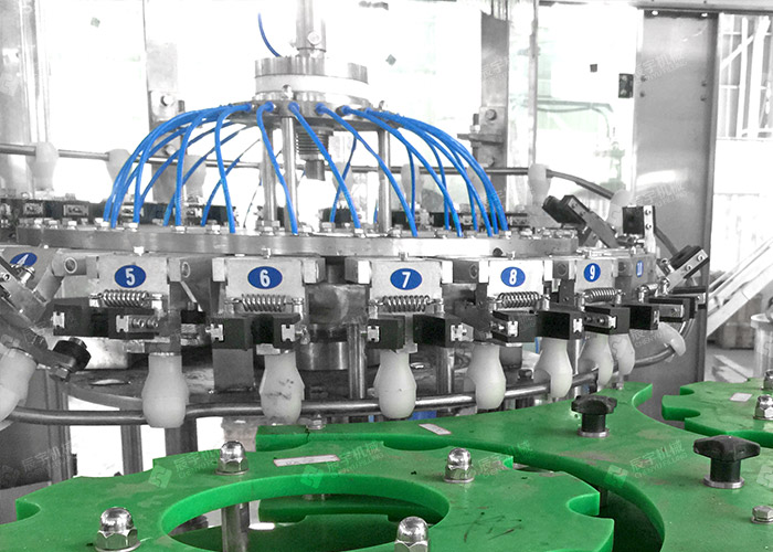 雞尾酒灌裝機(jī) 雞尾酒灌裝機(jī)