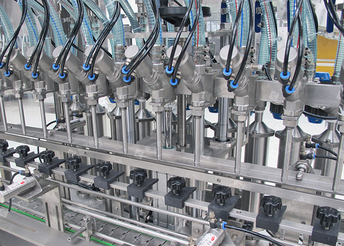 5 食用油直線(xiàn)灌裝機(jī)